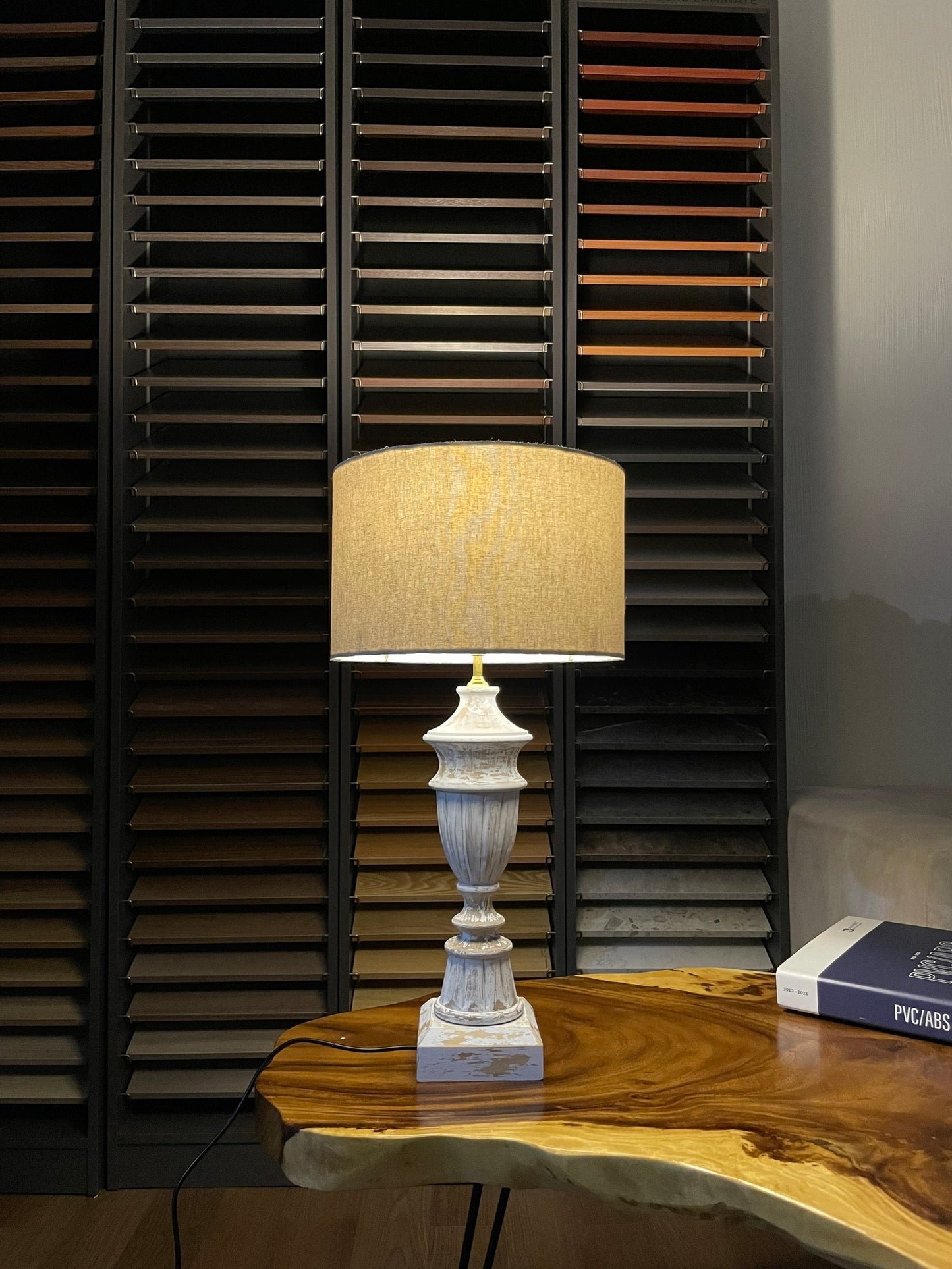 Château Blanc – Artisan Classic Table Lamp | French Vintage Style