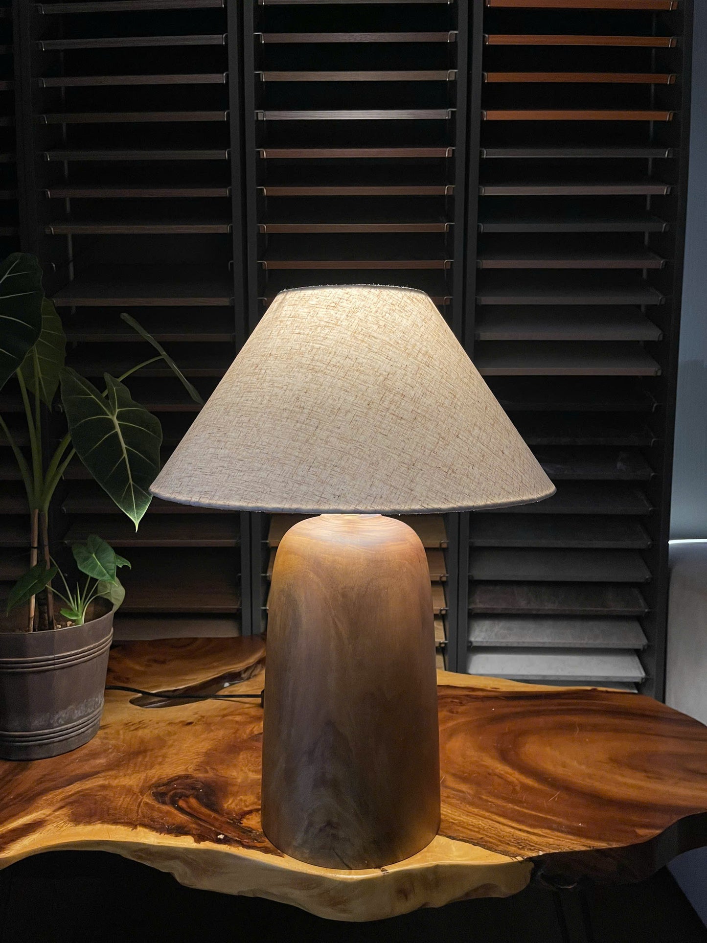 Calm Bell – Minimalist Wooden Table Lamp | Zen Decor