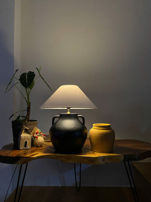 Vase Noir – Artisan Clay-Form Table Lamp | Mediterranean Wabi Decor